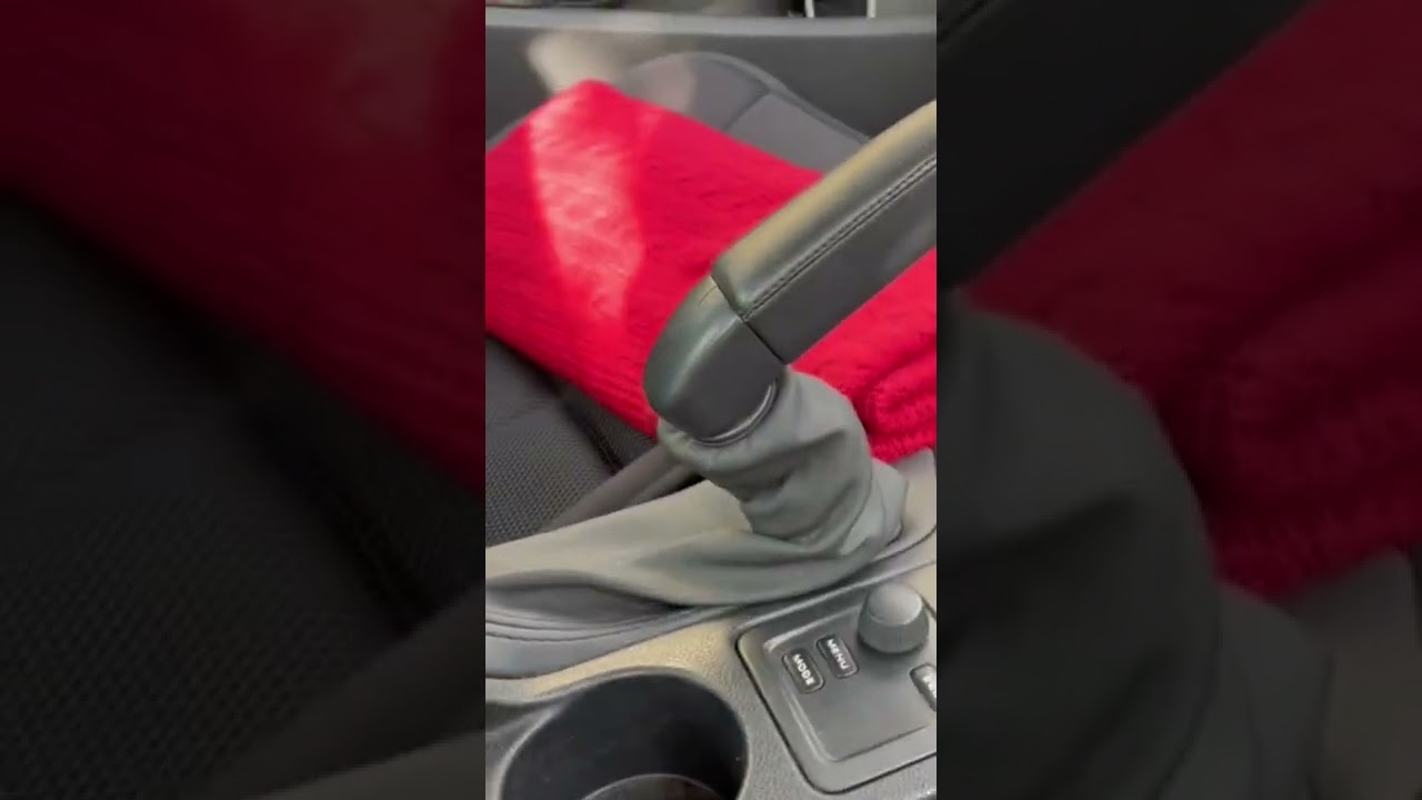 プジョーRCZのサイドブレーキ.