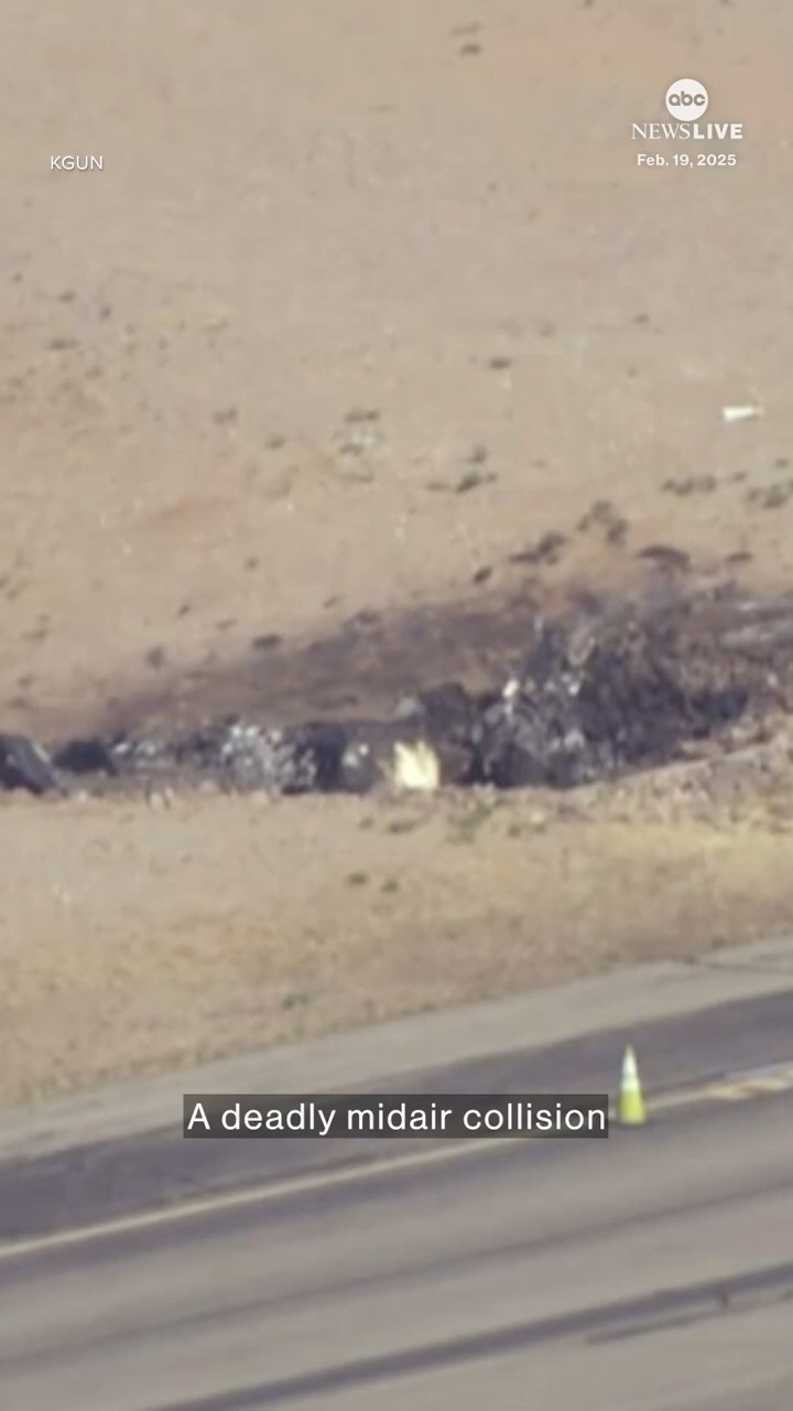 At least two dead after small planes collide in Arizona
