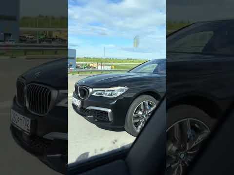 Видео: Сергея Герваша BMW M550i 4.4л 530hp stock против M760Li 6.6л 609hp stock