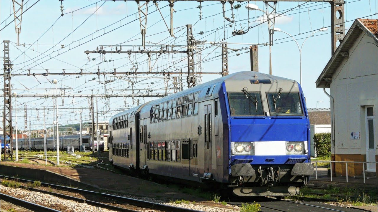 Quelques trains en gare de Laroche Migennes.