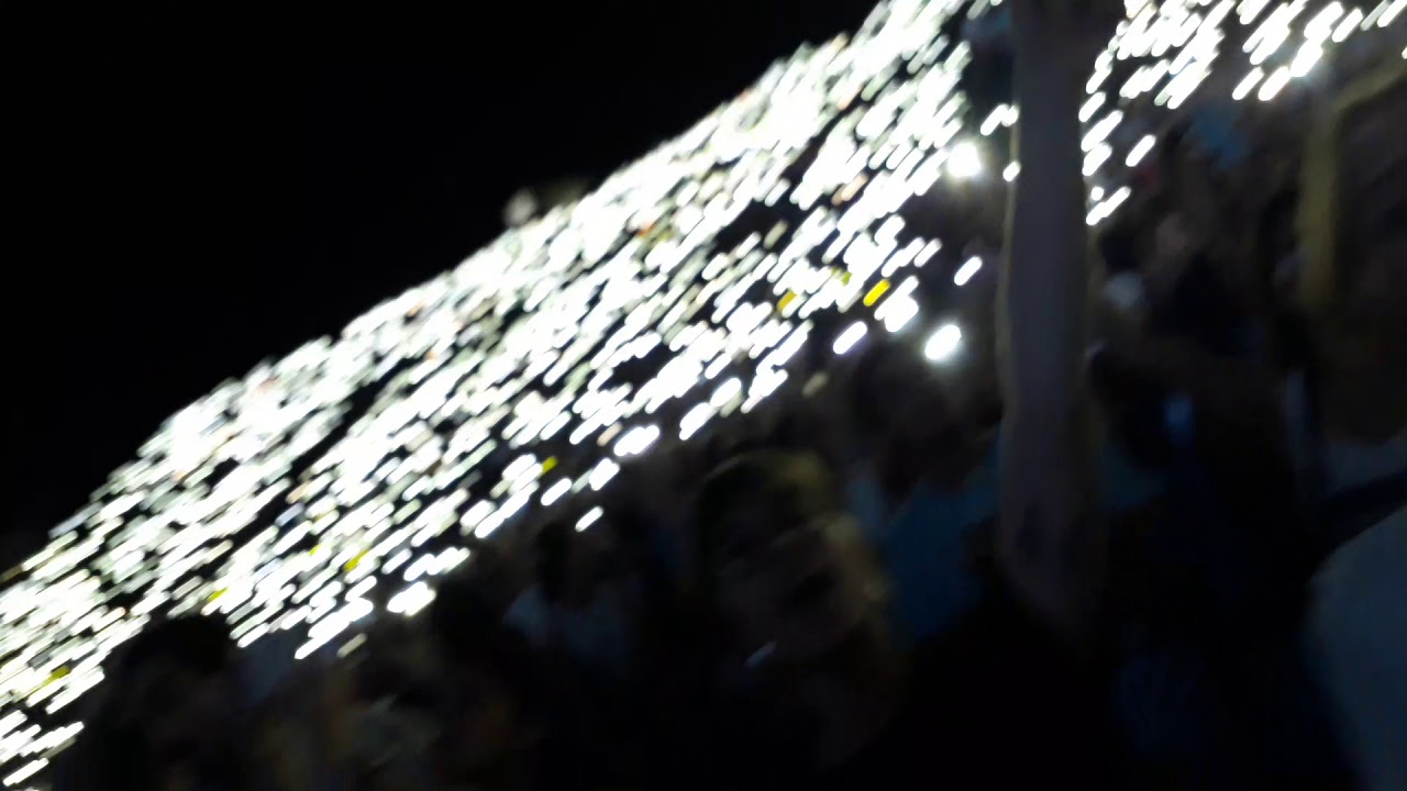 Ed Sheeran Uruguay estadio iluminado