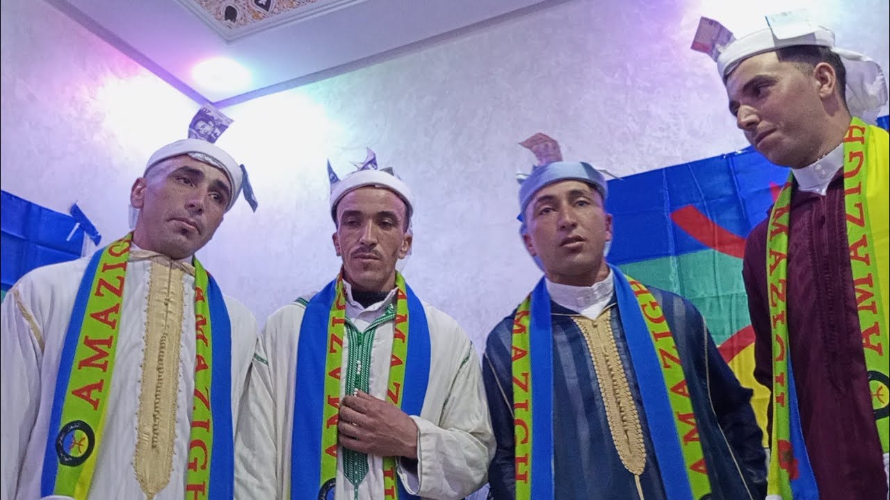 فرقة إنشادن أيت سغروشن بتالسينت… قصيدة أمازيغية يوقعها الشاعران حمو أورقية وعبد الله بوركبة.