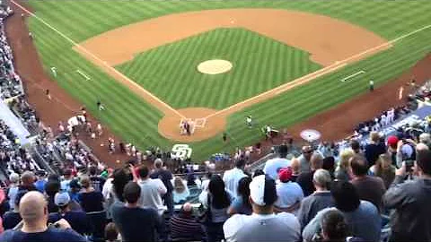 Mariano Rivera gets beach cruiser from San Diego P...