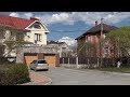 Living in the Suburbs vs Living in the City | Russia