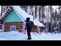 Vivre seul dans les bois dhiver dans des cabanes en rondins abandonnes et rsidentielles