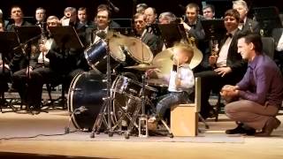 Трехлетний мальчик и оркестр. Канкан из «Орфея в аду» Жака Оффенбаха
