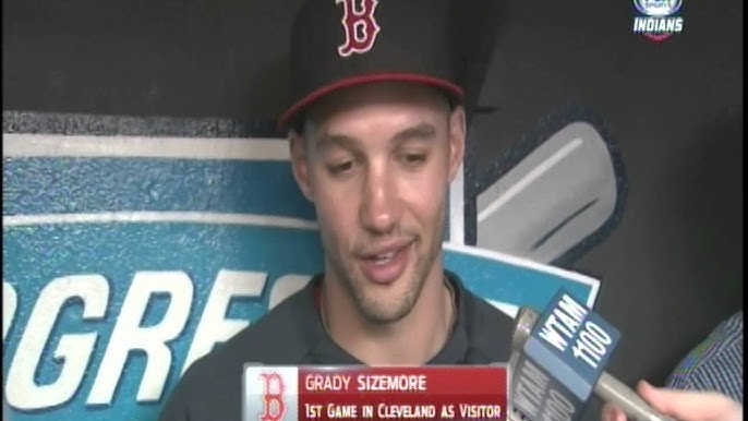 Fan yells perfectly timed heckle at Grady Sizemore (2010) : r/baseball