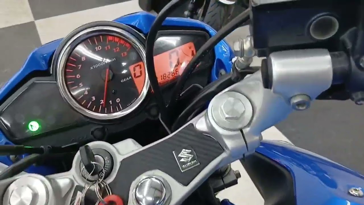 スズキ GSR250【水冷4スト並列2気筒エンジン☆】 B685934| BDSバイク