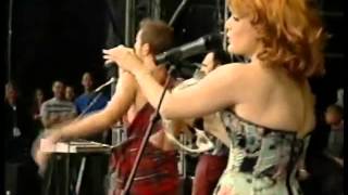 Scissor Sisters - Comfortably Numb - T In The Park 2004 chords