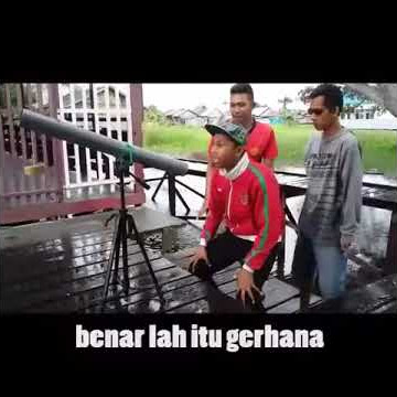 Gerhana matahari punya bulu/rambut