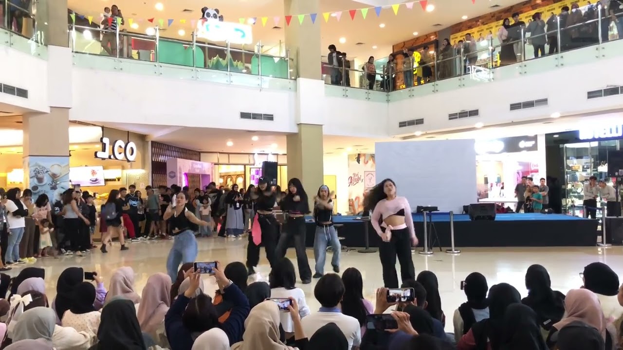 250523 U.R DANCE CREW cover MEOVV ‘BODY’ at KPOP IN PUBLIC 3