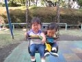 1歳5か月双子のヒデタカ~ブランコで泣く!