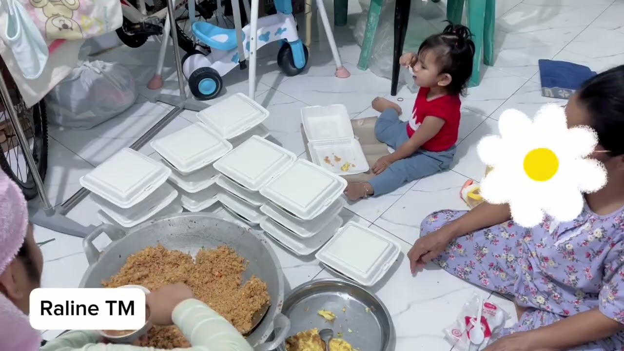 RALINE BANTU OPUNG DAN MAMA BUAT NASI GORENG DI WIRIT PAPA 🍛💖