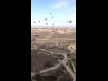 A visão fantástica da Capadócia do alto de um balão