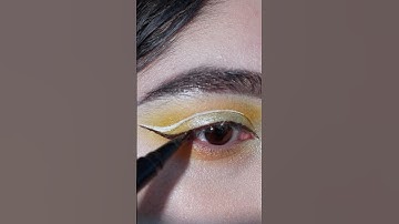 Easy Yellow Eyeshadow & Graphic Liner 🌟 #makeup #shorts #shortsfeed