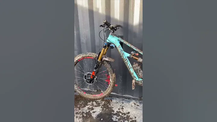 Satisfying Bike Cleaning! Tahnee Seagrave #Shorts