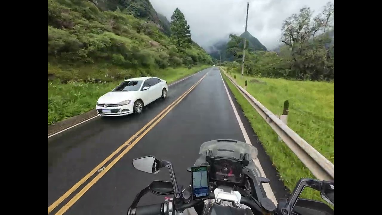 Subida Serra Rio do Rastro 21/02/2026 neblina e garoa no topo da serra Tiger 1200 R1300GSA