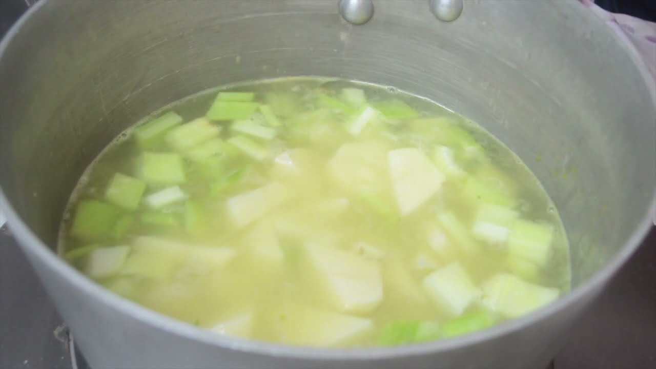 Russet Potato and Leek Soup - Watch Chef Rob Cook Russet Potato and Leek Soup!!