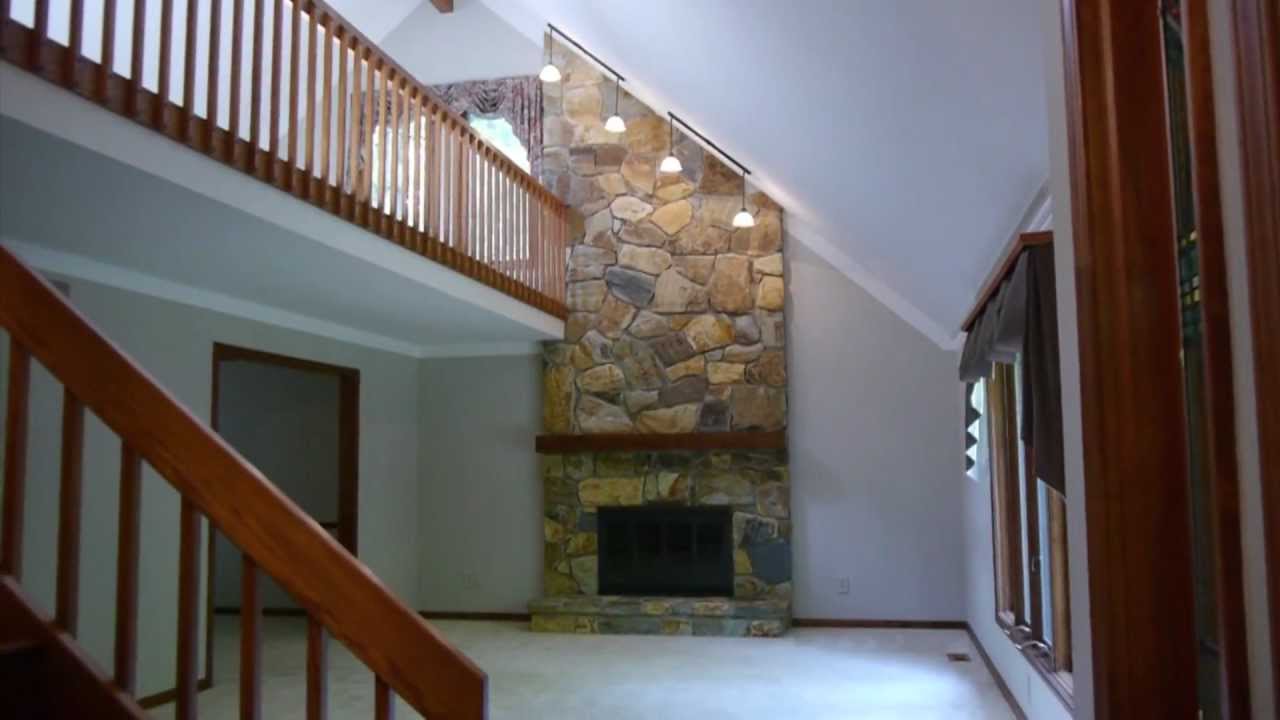 Real Estate Video Tour Fort Wayne, IN 6302 Devils Hollow Fort Wayne