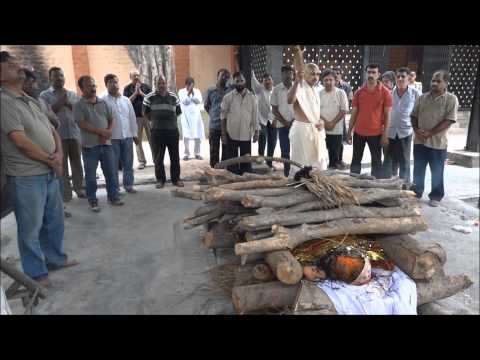 Video: Funeral Rites Of Zoroastrians And Cremation Of Varanasi - Alternative View