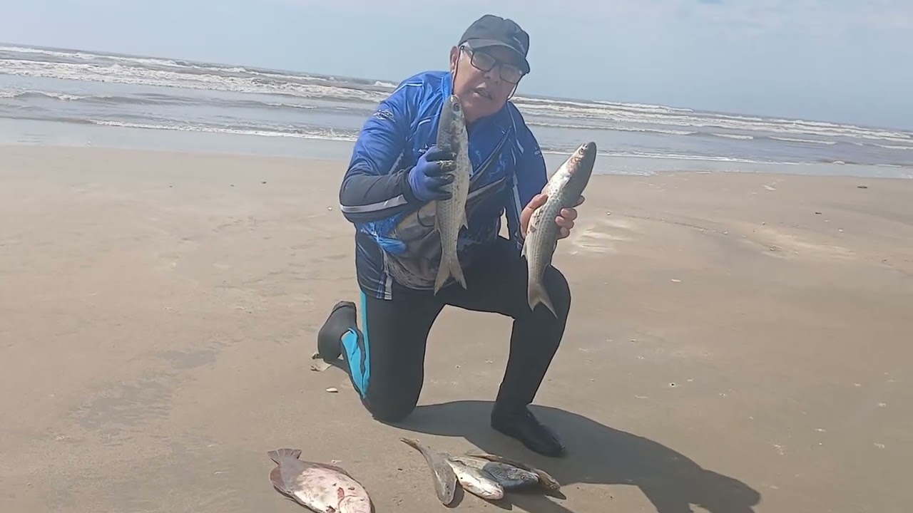 Pescaria na Praia do Ribeiro SC