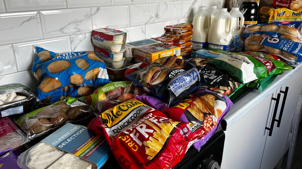MY FIRST FOOD HAUL OF 2025 | ICELAND SHOP £115 FEEDING A LARGE UK FAMILY
