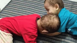 Twin babies fighting video/ Twin baby boy fight/ Twin babies video