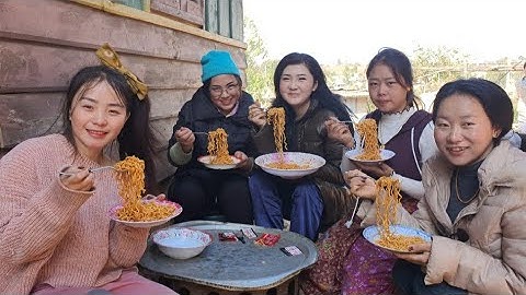 hnub no peb cov nas ej noj mij kaus lim ntsim thiab qab tiag tiag