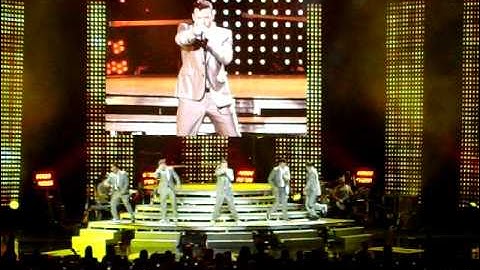 New Kids on the Block NKOTB 6/19/09 Mansfield, MA Comcast Center - 1/2 of intro + Full Service