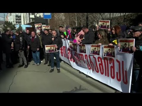 ხმაური თბილისის მერიასთან - მიხეილ სააკაშვილის მხარდამჭერი აქცია