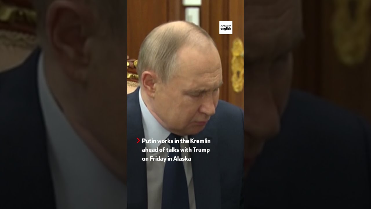Putin Works In Kremlin Ahead Of Trump Meeting