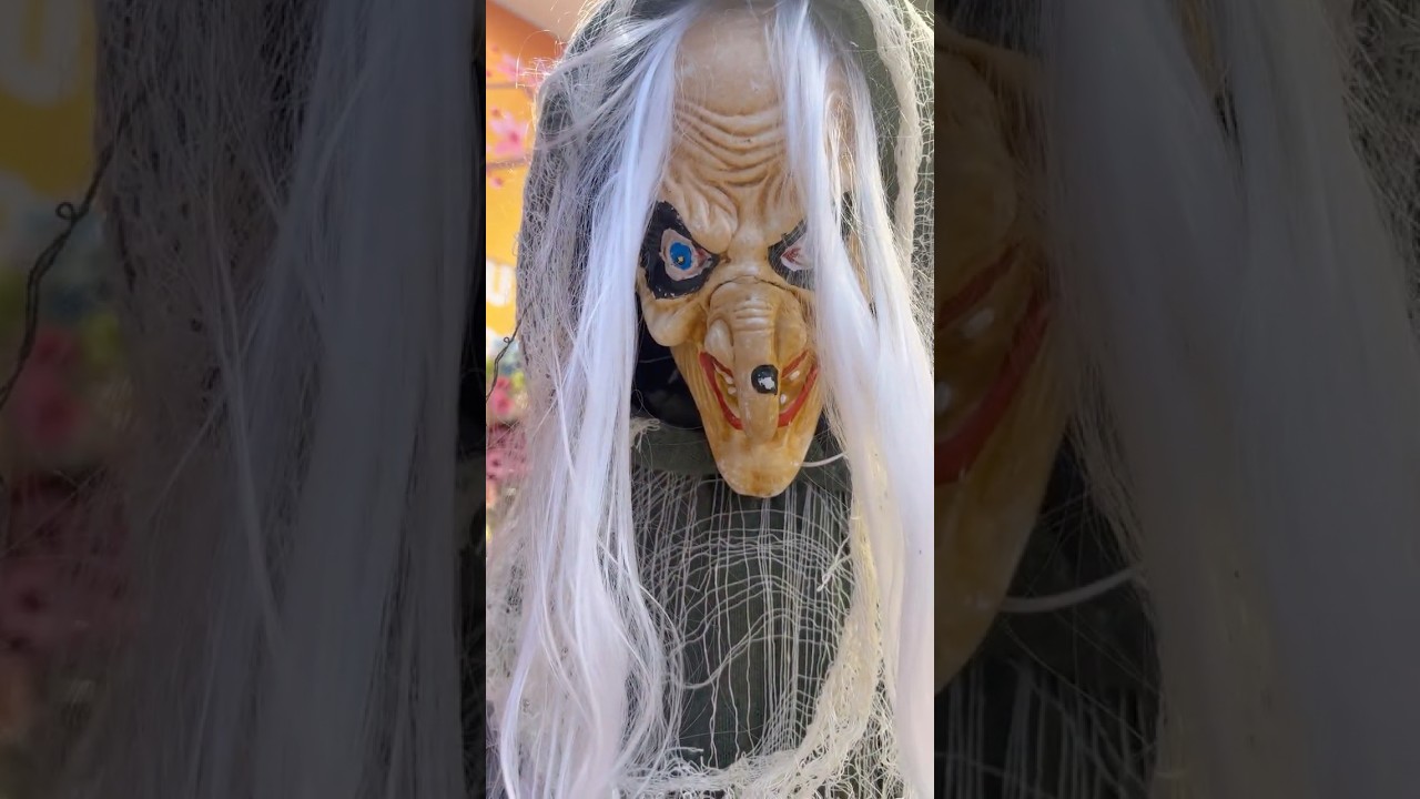 it's almost halloween 🎃 🍬