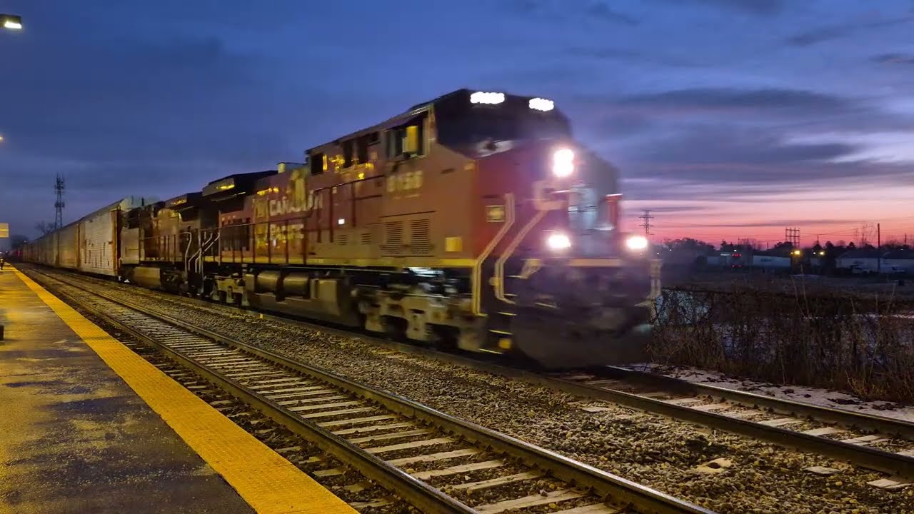 CP 135 - 8156W at Dixie - December 18, 2025