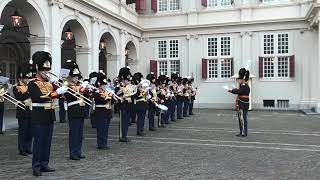 Koninklijke Militaire Kapel Johan Willem Friso Bij Paleis Noordeinde Met Amsterdam Harbor