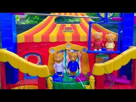 LITTLE PEOPLE CIRCUS Set with DANIEL Tiger TOYS! @TinyTreasuresandToys