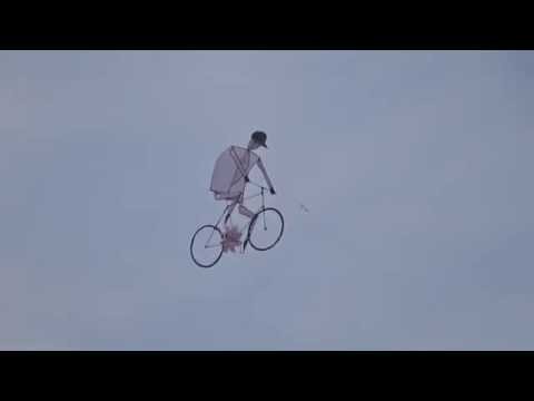 《Taiwan三馬風箏工廠www.sanmakite.url.tw》2015新北市石門國際風箏節.腳踏車風箏.Bicycle Kite.sanma kite.Tsan-Huang Feng.