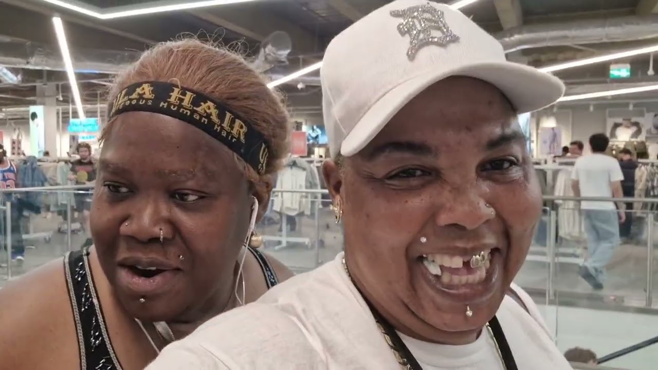 VLOG DAY WITH ME AND MUMMY FABULOUS SHOPPING FOR OUR HOLIDAY 🛍🛒🇯🇲🇯🇲🇯🇲