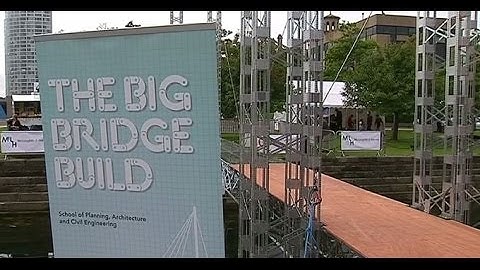 Meccano bridge sets world record