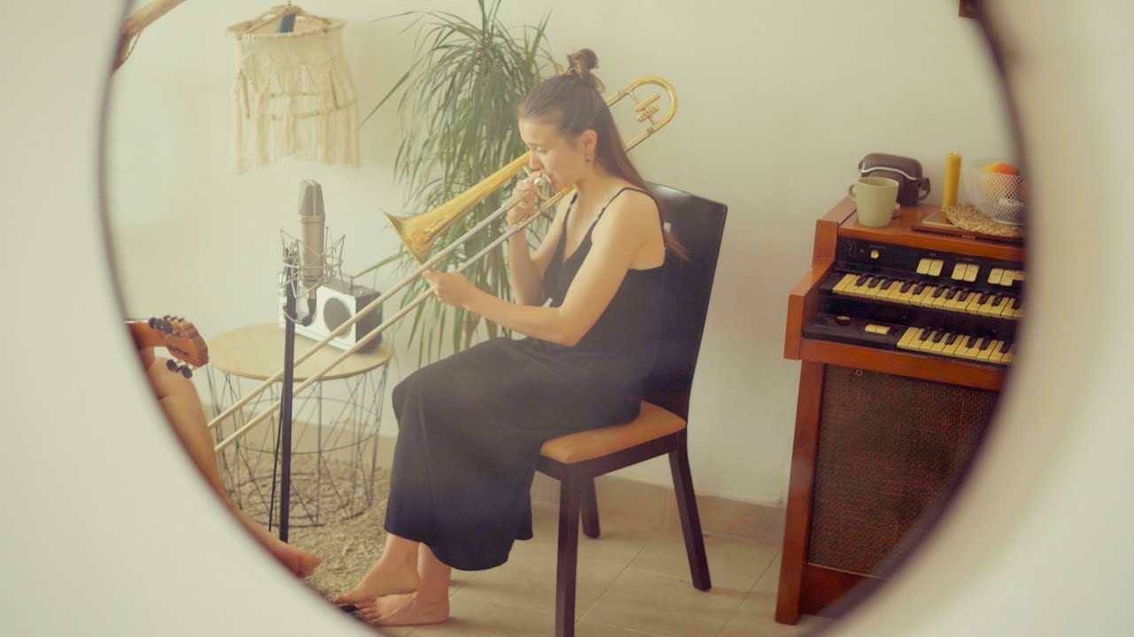 Watch Tinc una Sort [Live] (feat. Rita payés) on YouTube