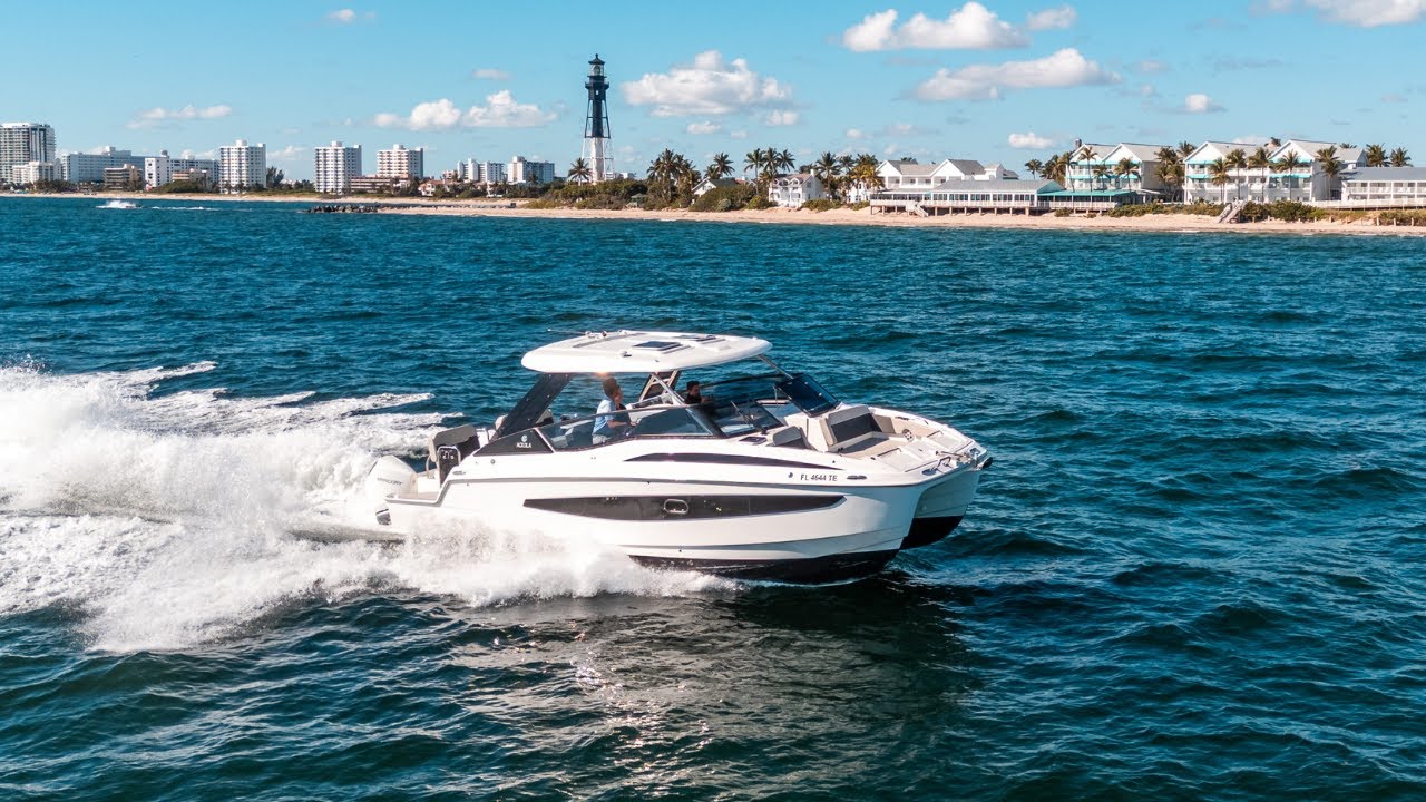 2022 Aquila 32 Sport - For Sale with HMY Yachts