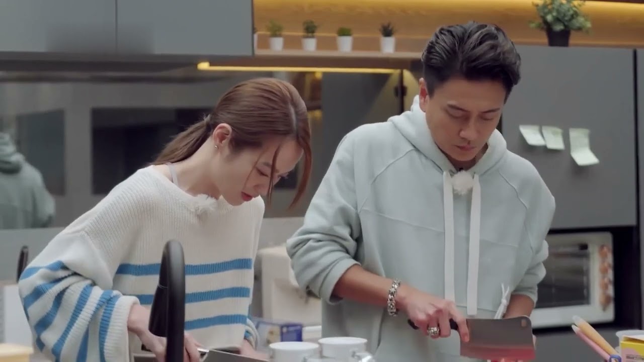 蔡潔、黃宗澤溫馨切西瓜，草泥馬突入攪破壞