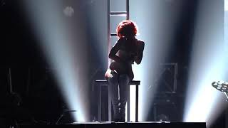 Rihanna feat. Britney Spears - S&M (live) @ Billboard Music Awards 2011