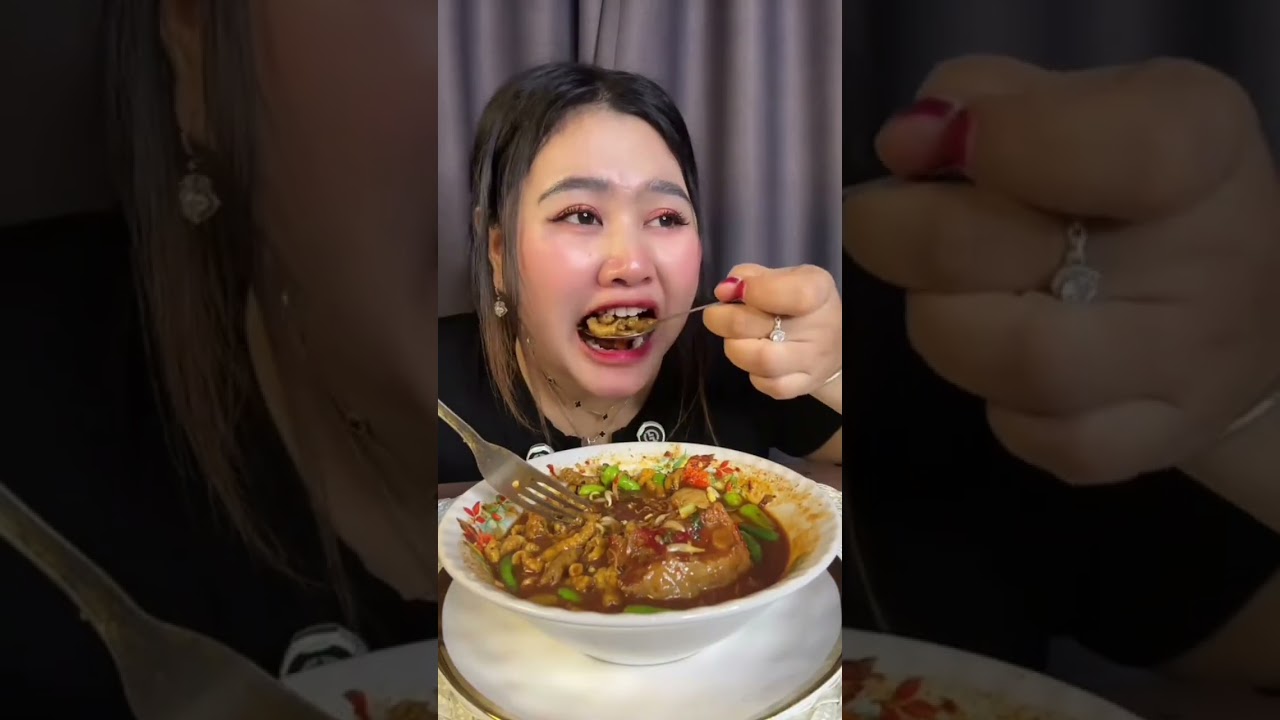 Bikin ayam crispy sambel ijo & ngebakso toping usus crispy...