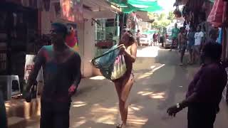 HOLI Indian and foreigner girl when naked Resimi