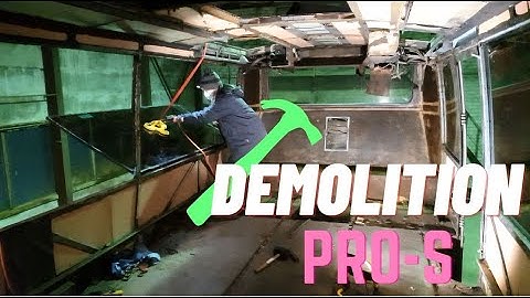 We broke the emergency exit - building a double decker bus home- Van Hool TD 824 Astromega | Part 2