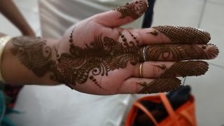 Latest Arabian Henna Mehndi Tattoo Design With Detailed Fingers 2015 | HennaAndNailArt screenshot 2