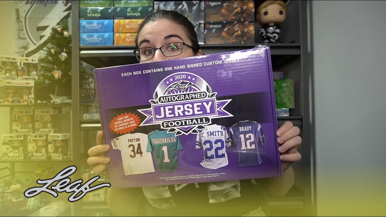 unboxing a mystery signed Tampa Bay Lightning jersey!⚡️ Who could it