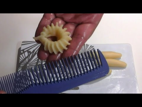 إذا عندك مشط وكأس حليب و كأس طحين تعالي نحضرو حلوى معسلة بمذاق رااائع