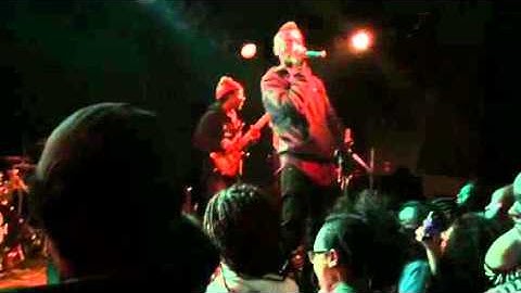 The Internet performing Gabby Live @ The Bottom Lounge