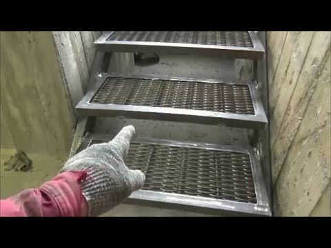 Лестница в подвал